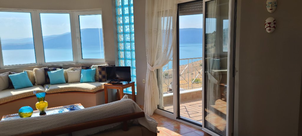 Xeimerini Kaltera apartment interior, lake-view stay at Vegoritida Apartments — photo 14