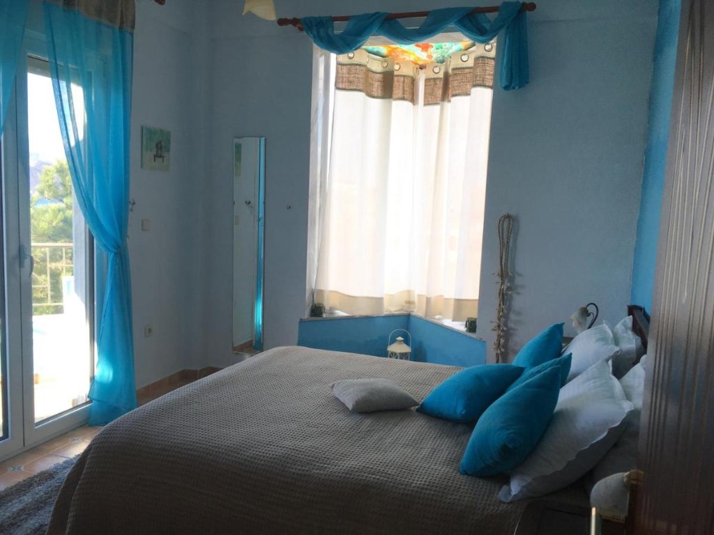 Xeimerini Kaltera apartment interior, lake-view stay at Vegoritida Apartments — photo 8